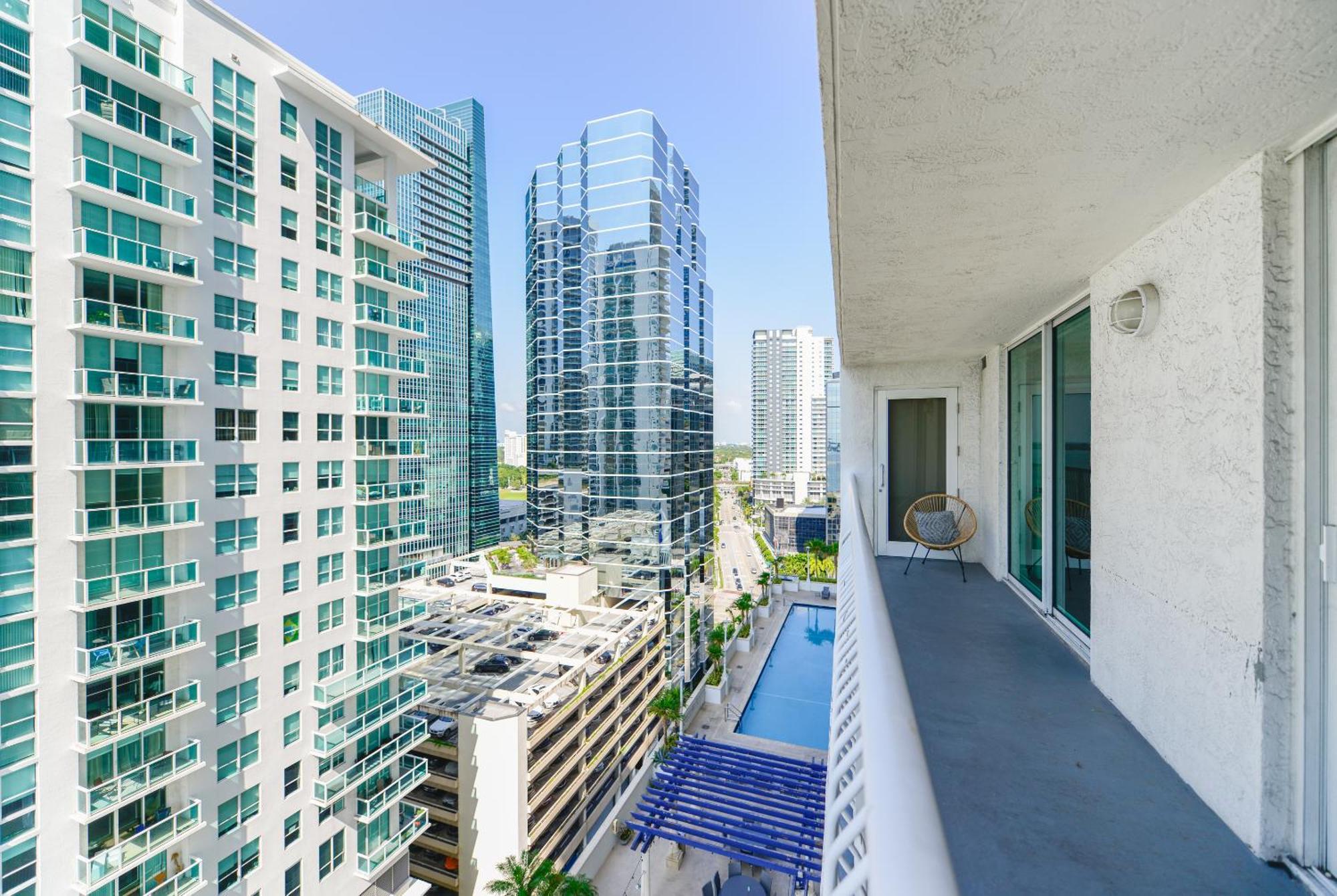 Amazing 3 Bedroom Condo At Brickell With Pool Miami Exterior foto